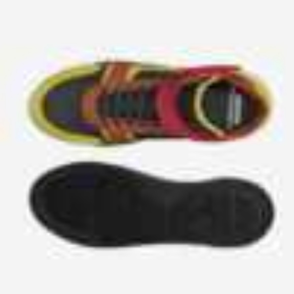 THIN/LINE CO. FASHION STRAP HI TOP